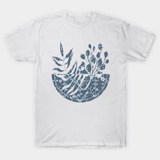 Soft floral pattern of blue tones T-Shirt